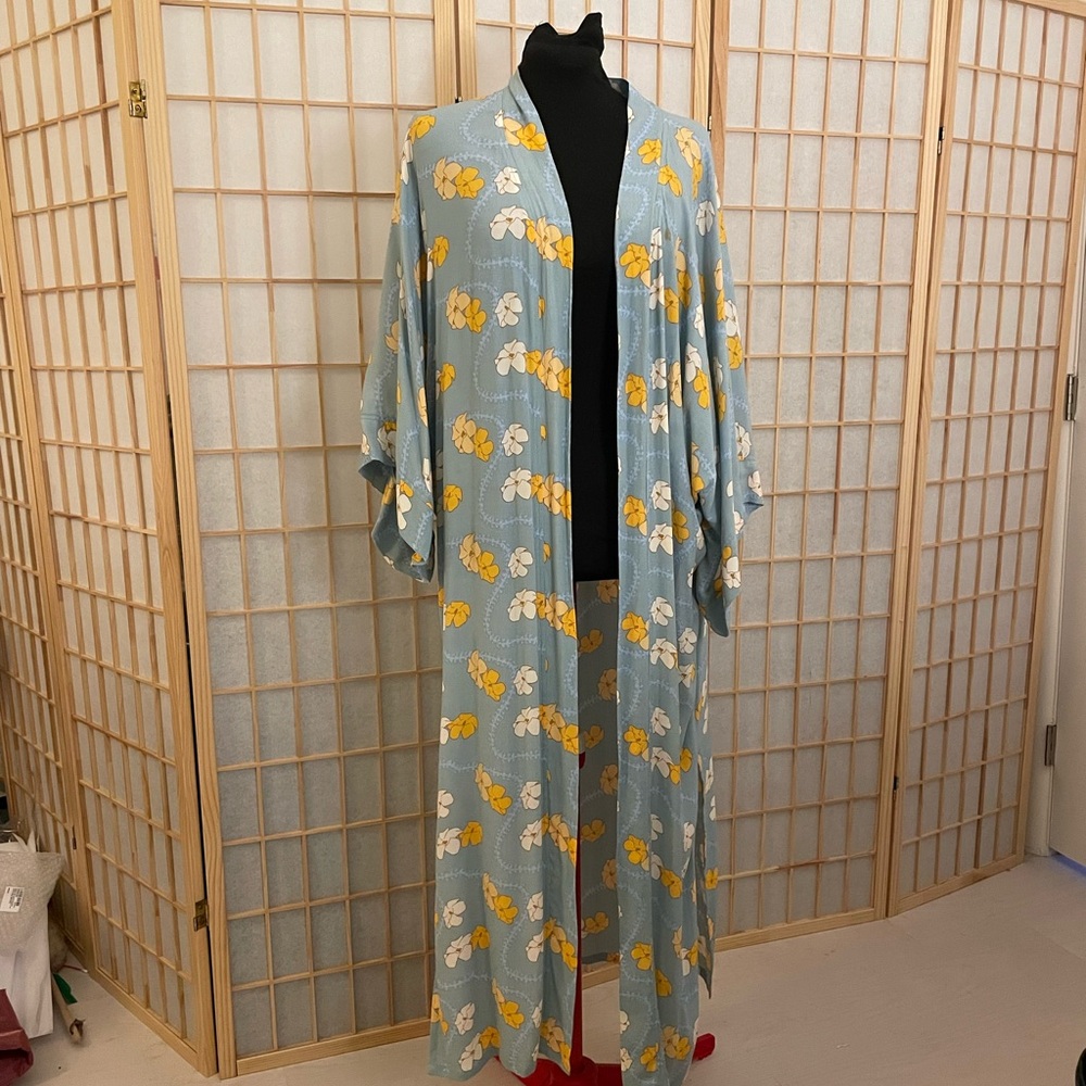 Fighting Eel Kaftan Osaka. Ava Sky